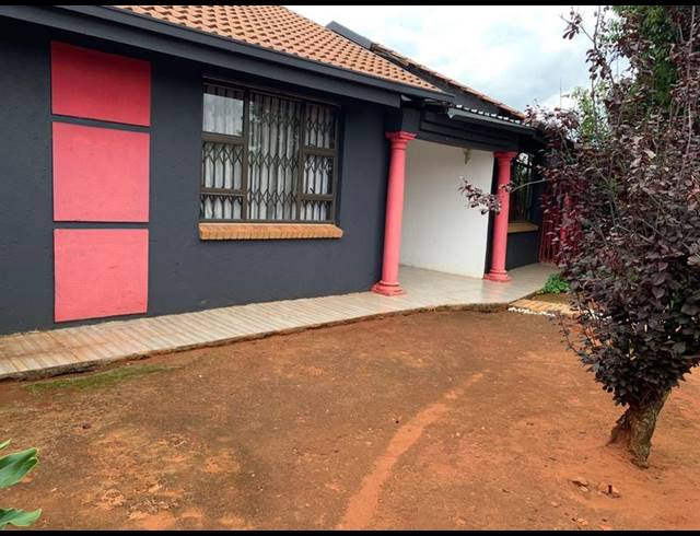 3 BEDROOM HOUSE FOR SALE IN HESTEAPARK
